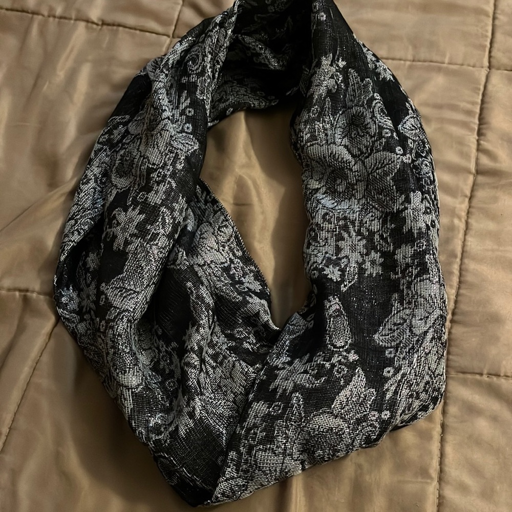 Ladies infinity scarf, metallic shimmer